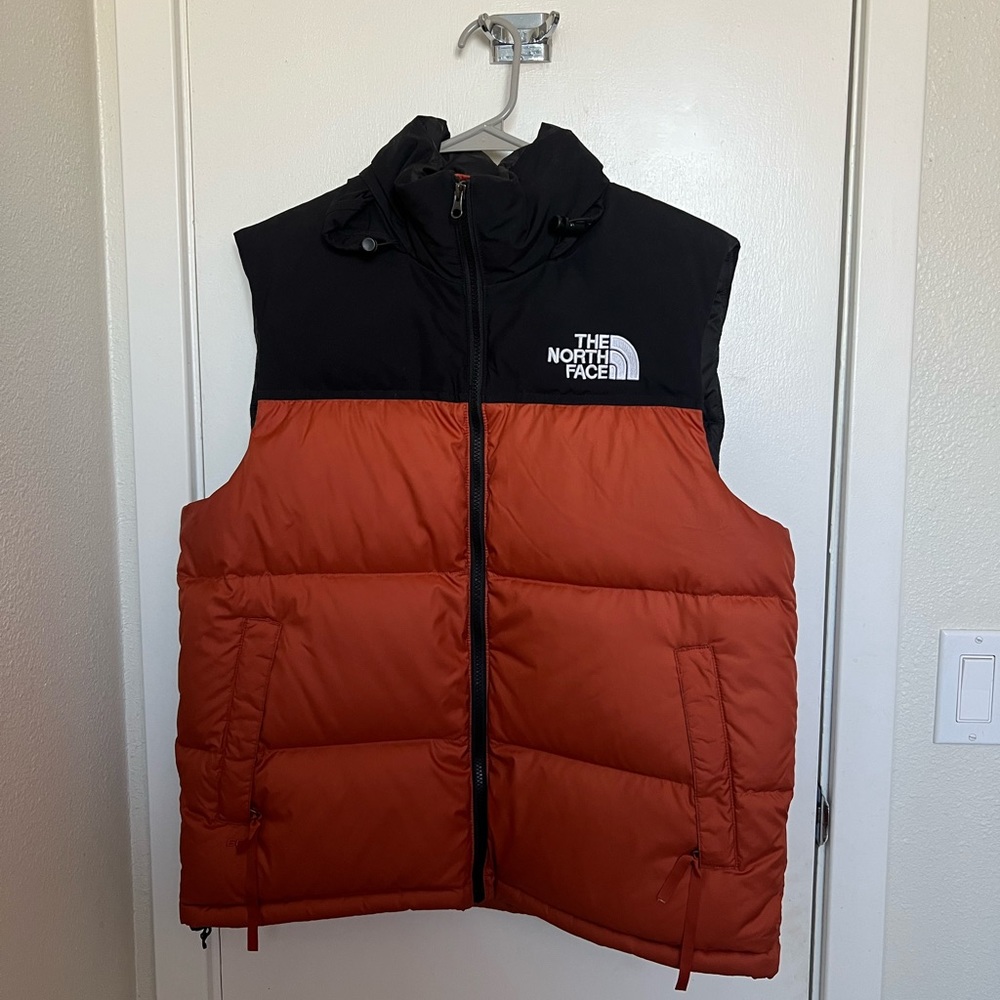 The North Face Men’s 700 down puffer vest- size medium.